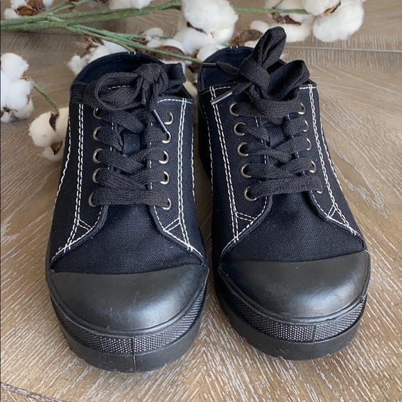 Chinese Laundry chunky platform black sneakers - Picture 2 of 7